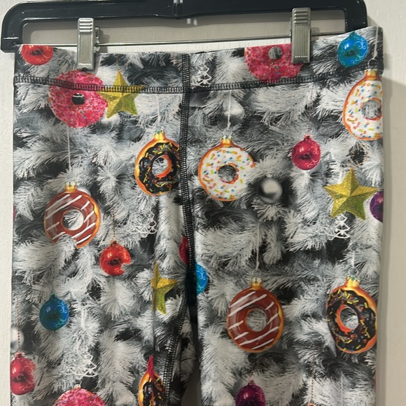 TEREZ LEGGIN DONUT ORNAMENT HOLIDAY  PRINT MID RISE WOMENS SZ MEDIUM - Picture 3 of 10